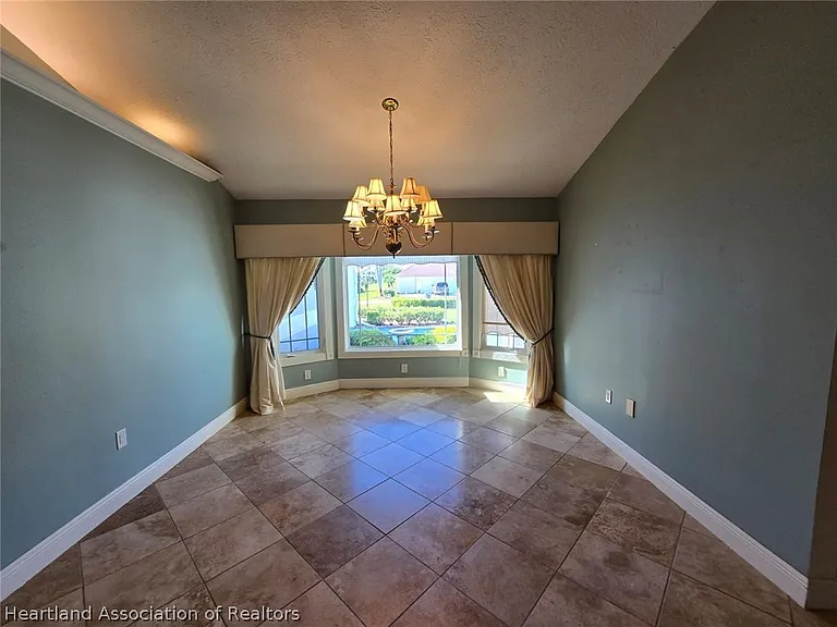 2922 Wynstone Dr — Photo 6