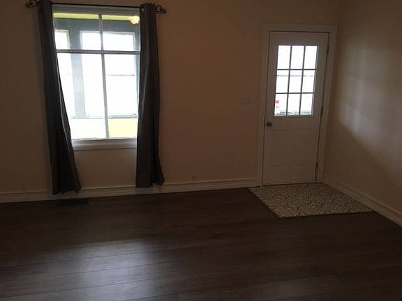 3rd image of 812 2nd Ave S