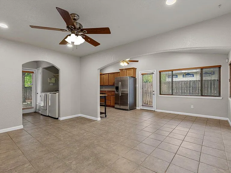 7604 Robalo Rd — Photo 4