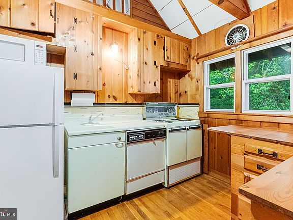 5th image of 2138 Cedar Rd