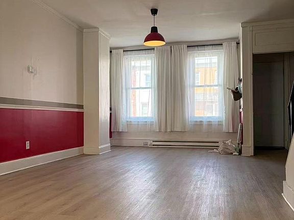 3rd image of 2022 E Venango St