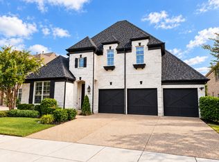 900 Southern Hills Way, Savannah, TX 76227