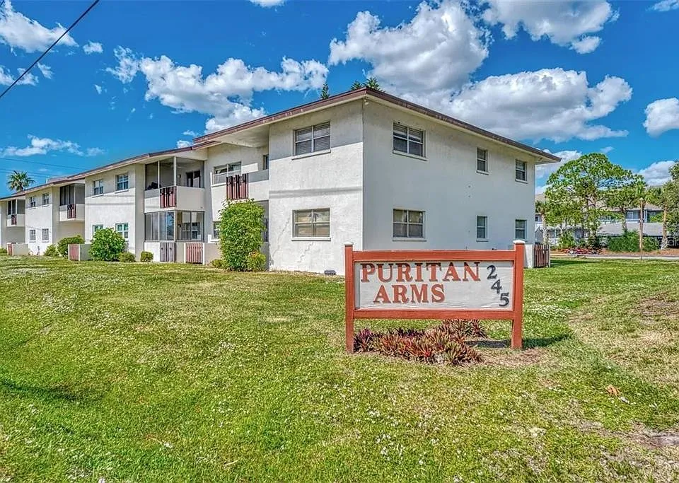 245 Center Rd #211