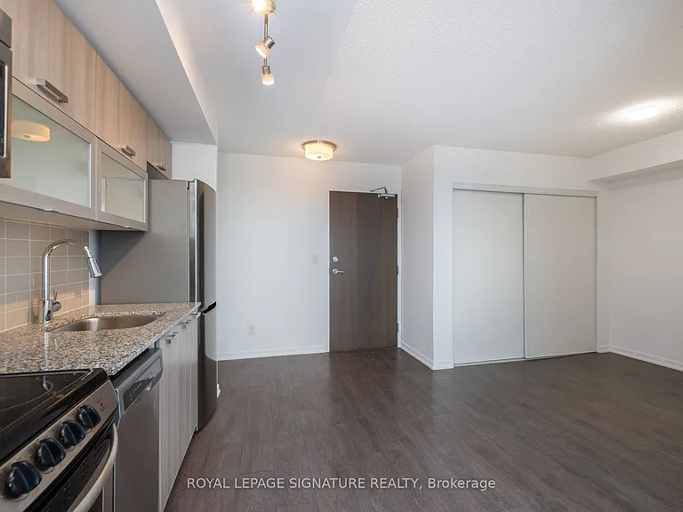 68 Abell St #923 — Photo 6