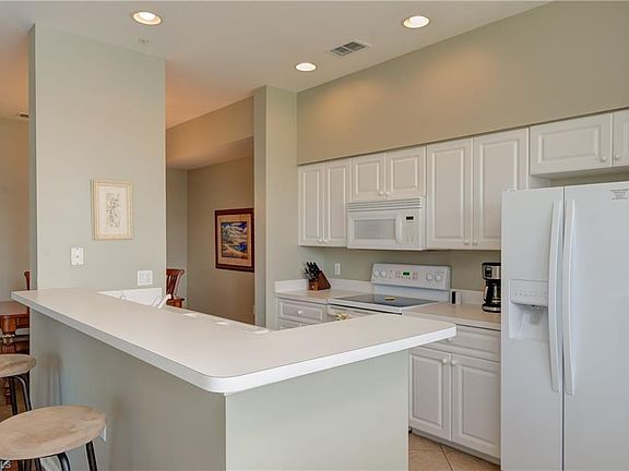 4th image of 16635 Lake Circle Dr APT 646