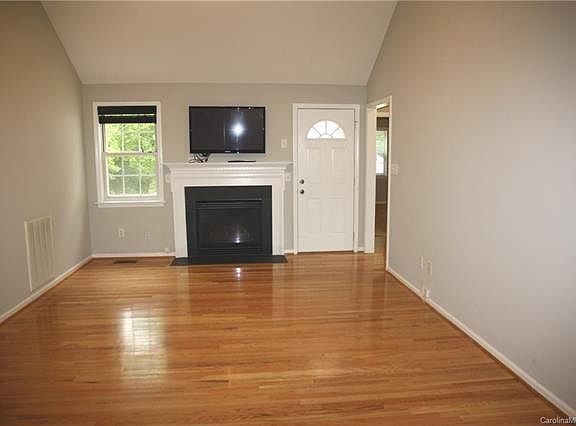 3rd image of 108 Antelope Dr