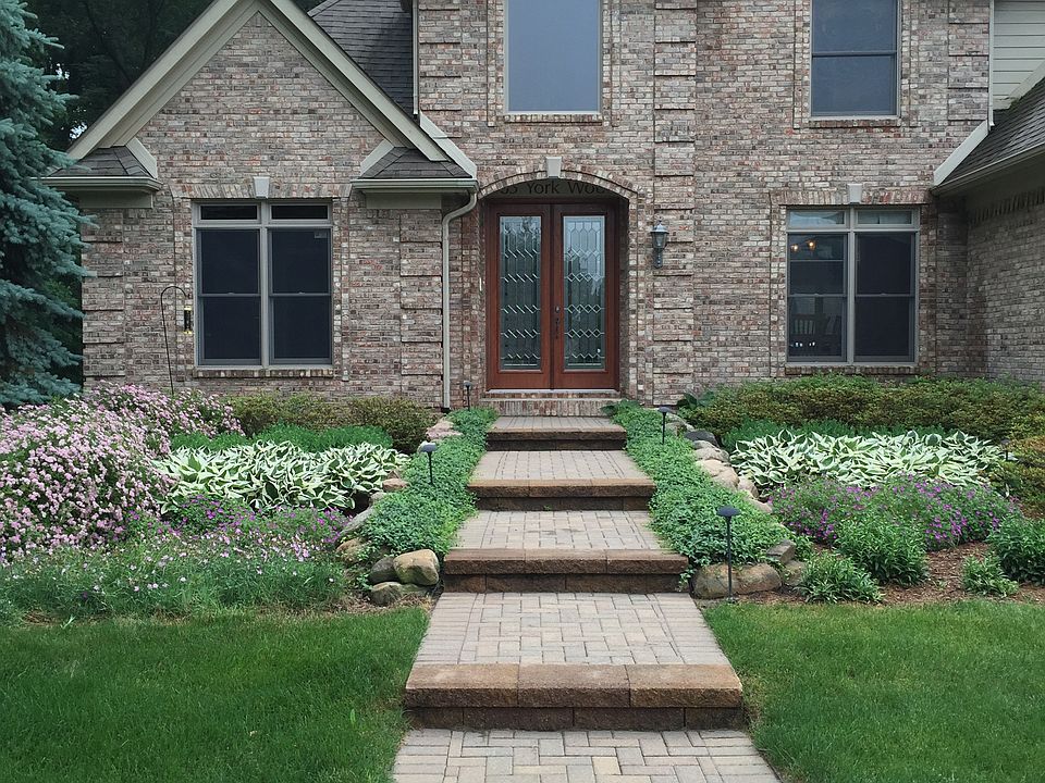 1st image of 9383 York Woods Dr