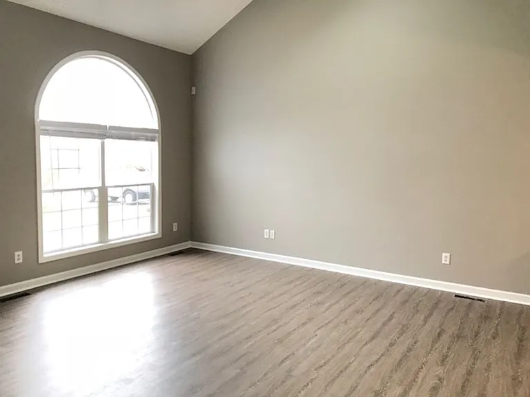 717 Springfield Blvd — Photo 6