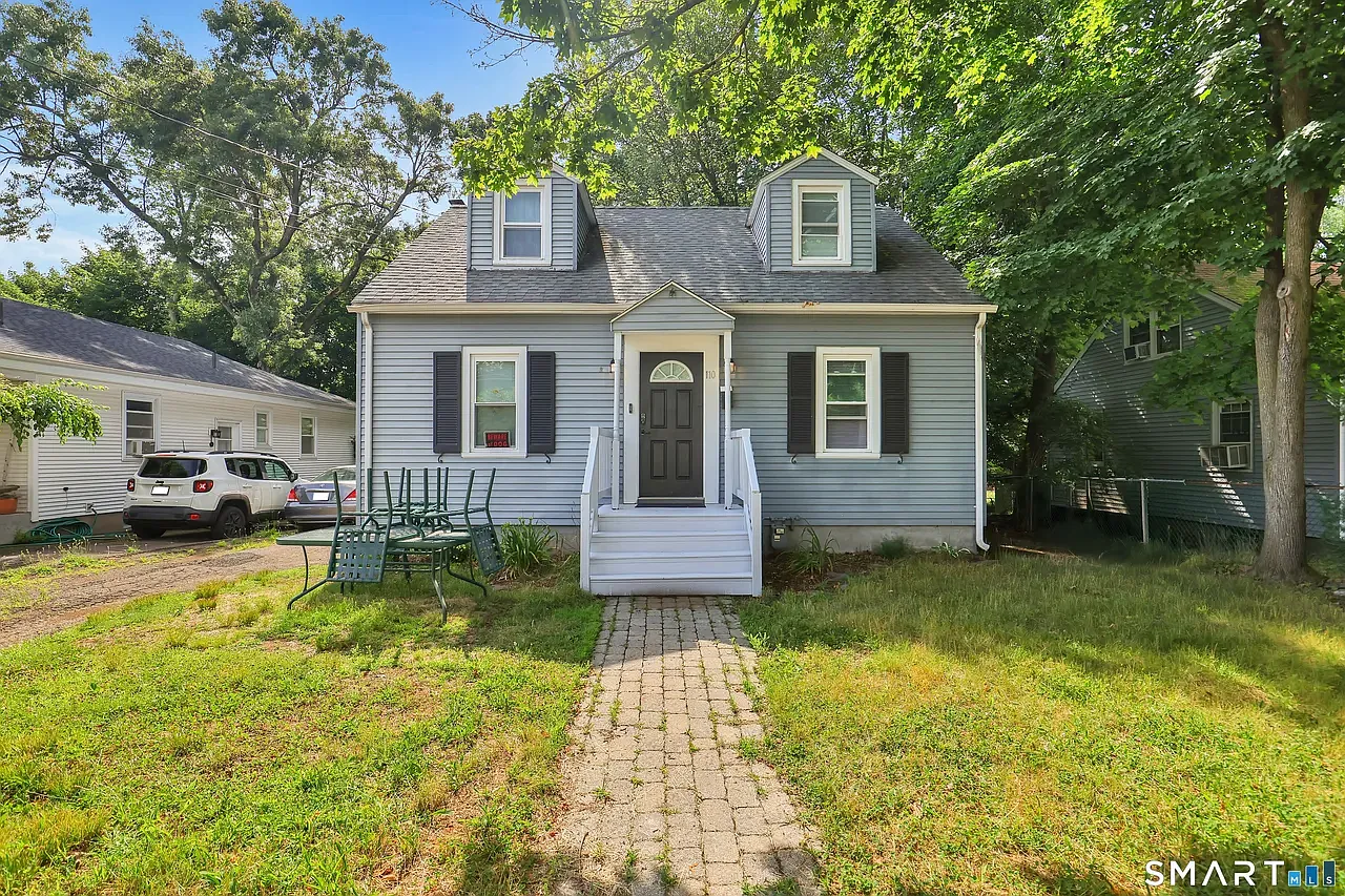 4 bed, 1008 sqft, $2,999 — Photo 1