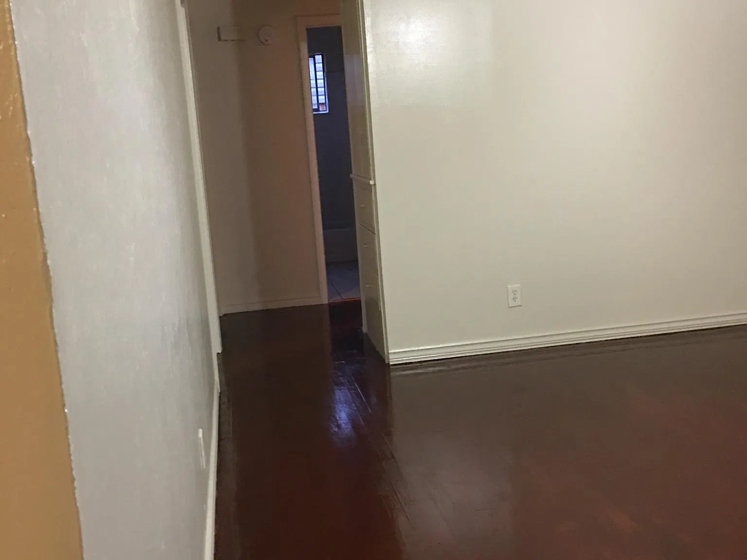 3 bed, 1000 sqft, $995 — Photo 4