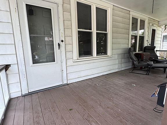 2nd image of 2462 Indiana Ave #2464