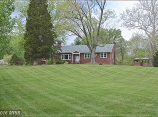 6251 Woodfair Dr, Fairfax Station, VA 22039