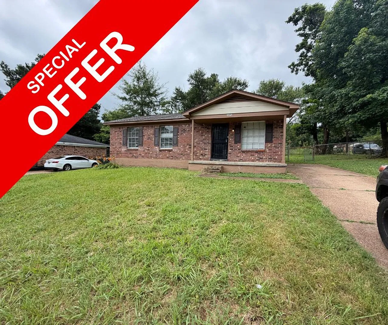 Welcome to 1271 Chickamauga Avenue! — Photo 1