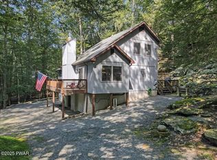 11 Pumphouse Rd, Lakeville, PA 18438