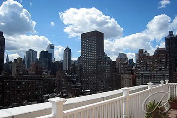 Sold by Bellmarc Realty | media 16