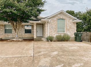1403 Western Oaks Ct, Bryan, TX 77807