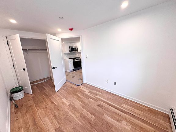 4th image of 28-05 21st Ave #1
