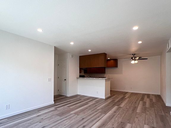 5th image of 134 S Western Ave #10