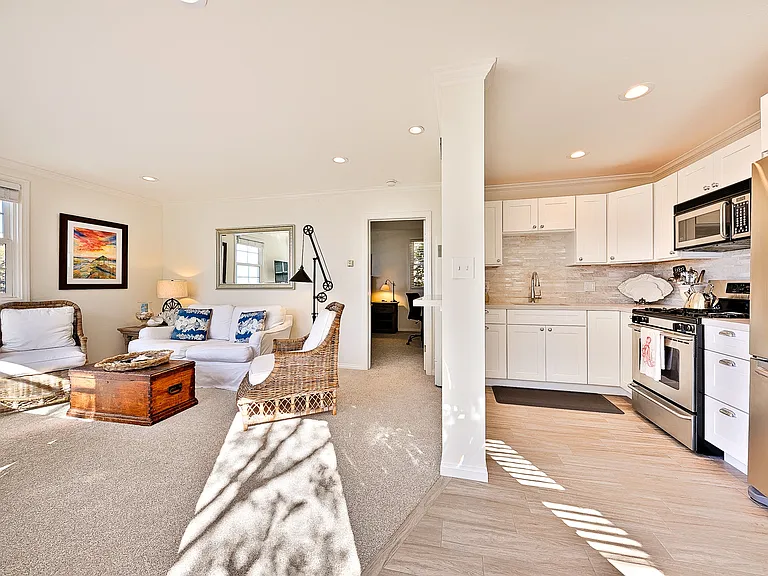 215 Bonair St #7 — Photo 7