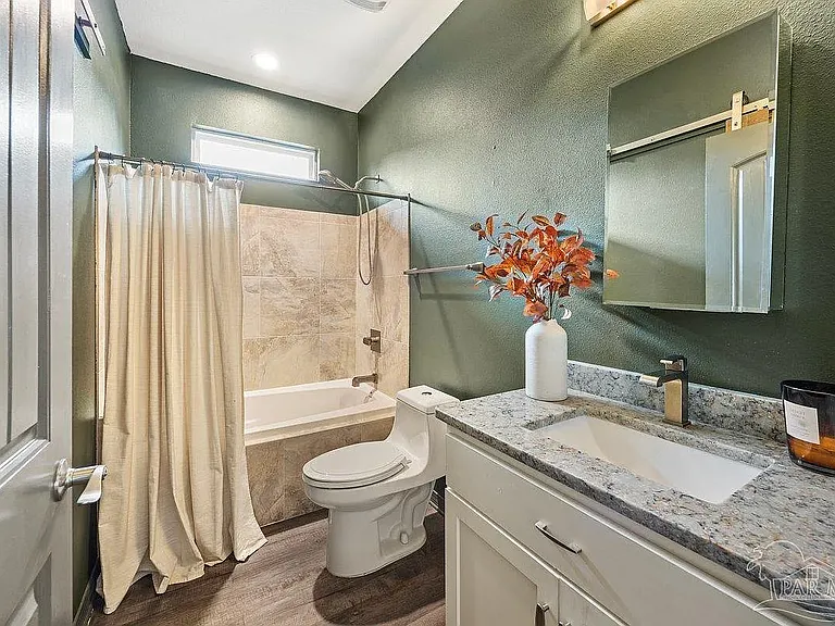 301 Dwight Ave — Photo 13