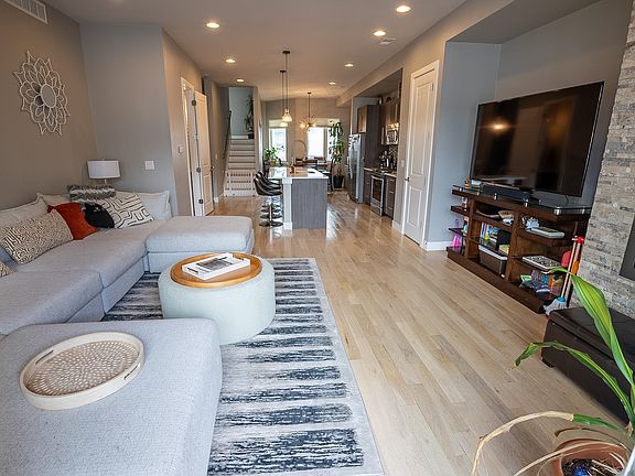 3rd image of 3140 W 20th Ave