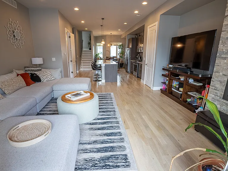 3140 W 20th Ave — Photo 3