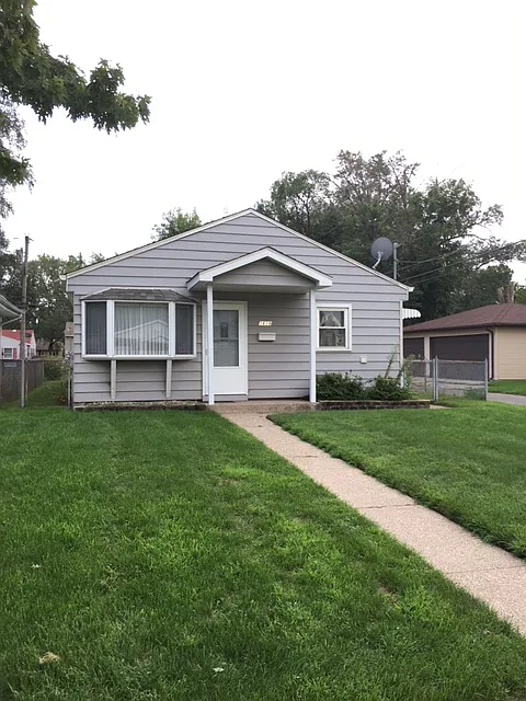 1600 E 173rd Pl