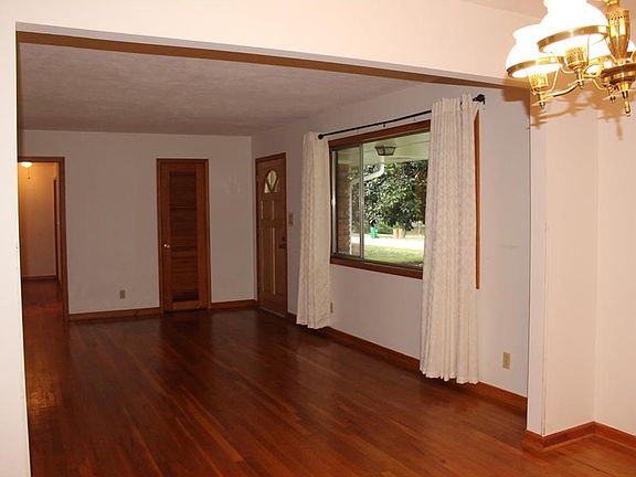 5th image of 1936 Lavista Cir
