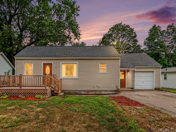 888 Riverview Dr, Plainwell, MI 49080