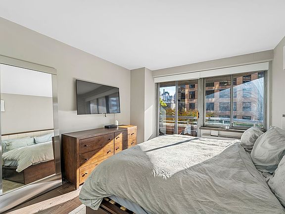 4th image of 401 E 84th St APT 4B