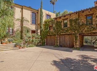10505 Sandall Ln, Los Angeles, CA 90077