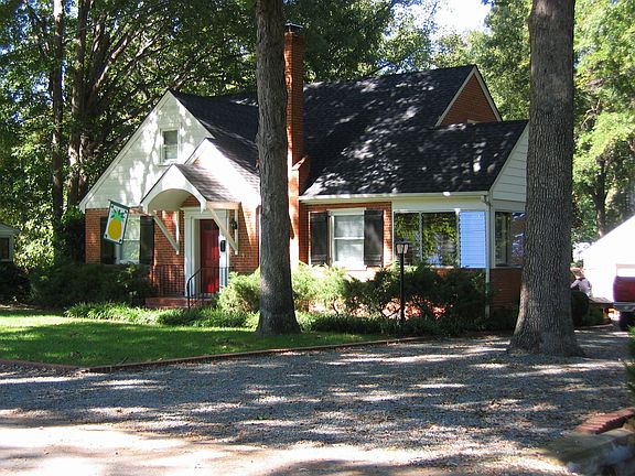 2nd image of 2704 Pershing Ave