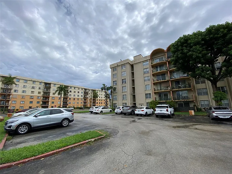 9320 Fontainebleau Blvd #301 — Photo 23