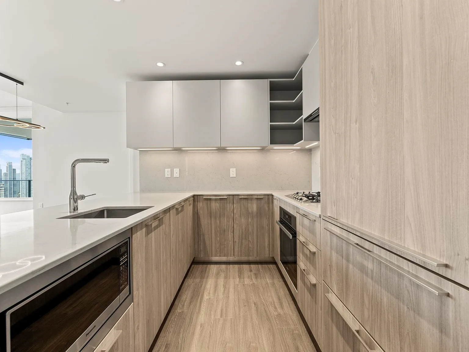 3 bed, 950 sqft, $3,850 — Photo 4