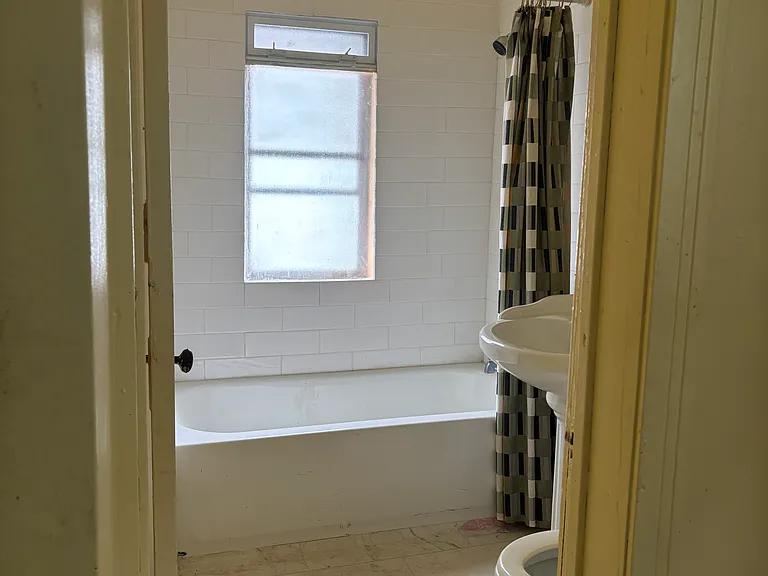 103 Hastings Ave — Photo 10