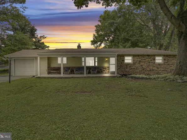 1003 Rockledge Dr, Carlisle, PA 17015