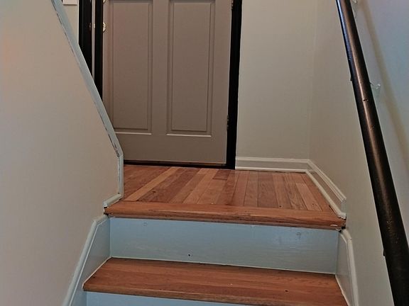 Stairs to lower level-bedroom, half bath, 2 car garage
Laundry hookups