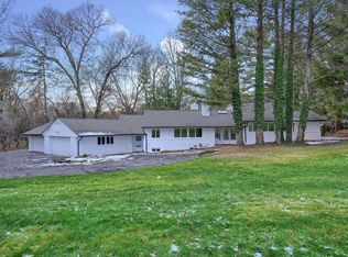 684 Falmouth Dr, Bloomfield Hills, MI