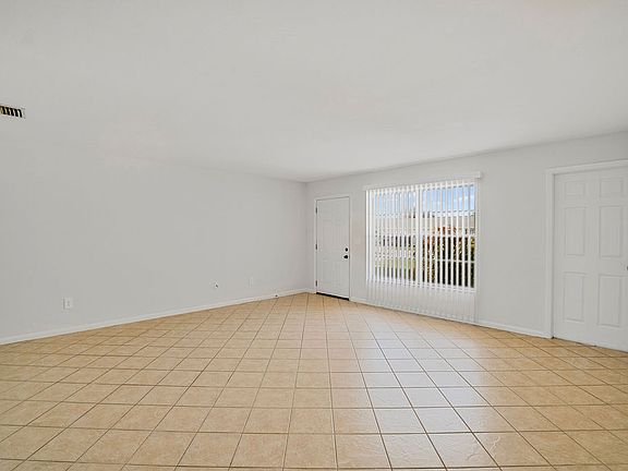 4th image of 507 SE 8th St #507