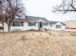 12 West St, Ray, ND 58849