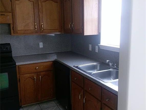 3rd image of 1023 Sumpter Ct