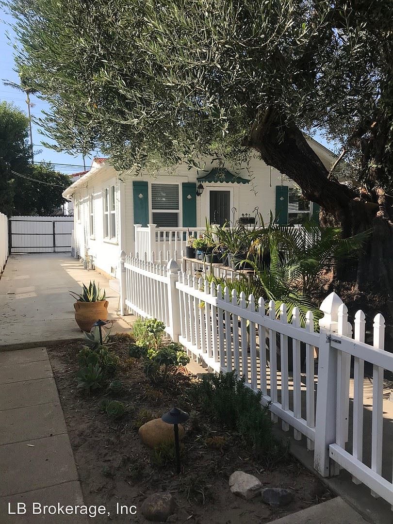 247 Roswell Ave #A, Long Beach, CA 90803 | Zillow
