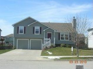 11500 N Manning Ave, Kansas City, MO 64157