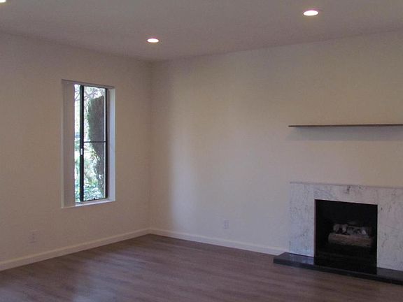 2nd image of 2853 Shoreview Cir