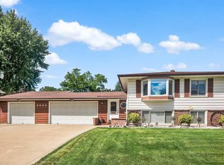 4055 Cinnabar Dr, Eagan, MN 55122