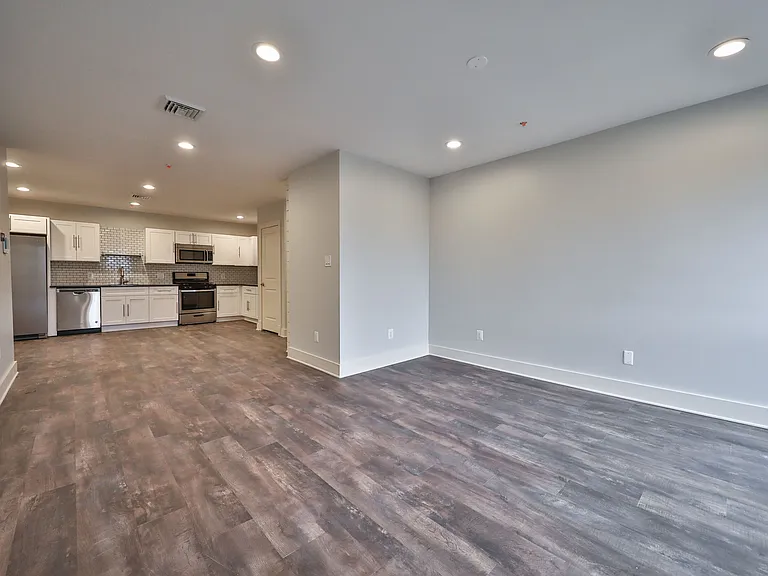 1320 N Franklin St #2 — Photo 16