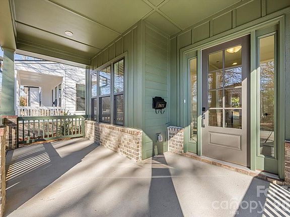 3rd image of 1611 Chippendale Rd