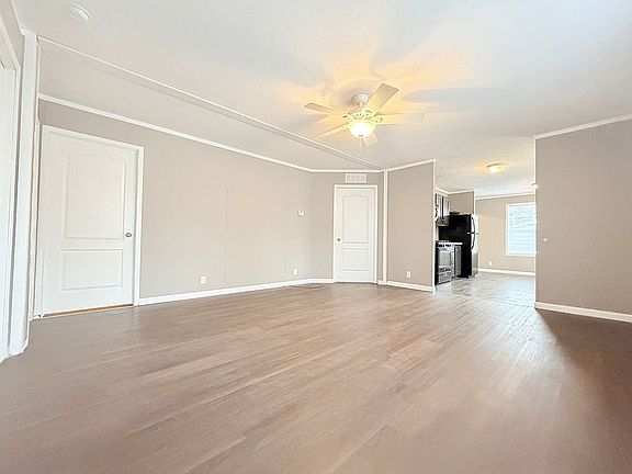 3rd image of 84 Spruce