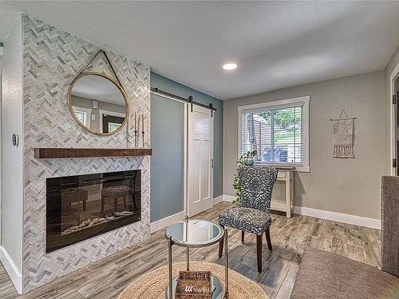 4th image of 5845 Ocean View Blvd NE