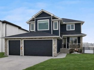 392 N Rainbow Falls Way, Chestermere, AB T1X 1S6